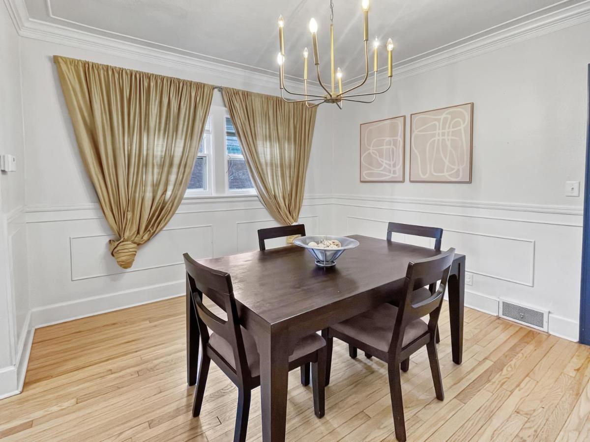 דה מוין Cozy 3Br Home By Ingersoll Restaurant Scene מראה חיצוני תמונה